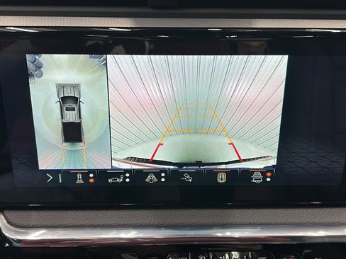 Used 2025 GMC Sierra 3500 Denali image 24