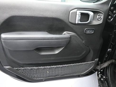 Used 2023 Jeep Wrangler Sport S image 38