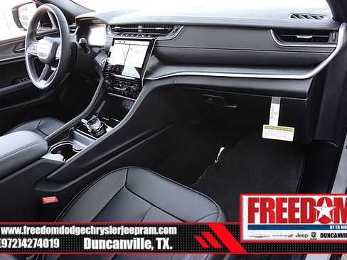 New 2025 Jeep Grand Cherokee Limited AWD/4WD image 12
