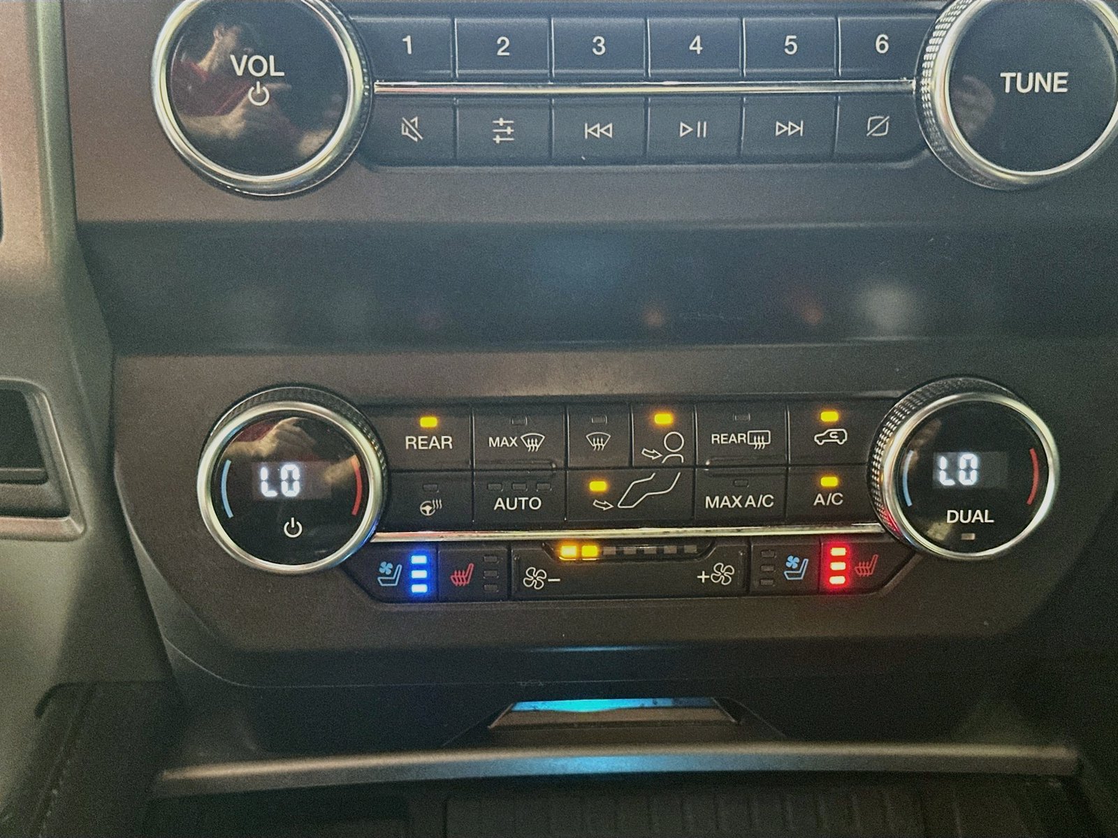 Used 2020 Ford Expedition XLT w/ Equipment Group 202A RWD image 16