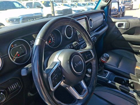 Used 2020 Jeep Wrangler Unlimited Sahara image 25