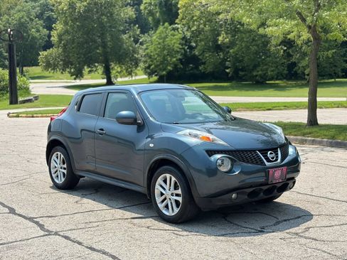Used 2013 Nissan Juke SL FWD image 3