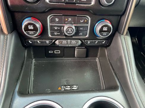 Used 2022 Chevrolet Tahoe High Country AWD/4WD image 40