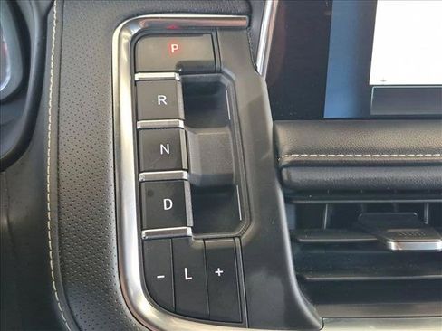 Used 2023 Chevrolet Suburban Premier AWD/4WD image 12
