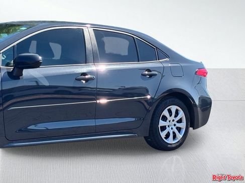 Certified 2025 Toyota Corolla LE FWD image 9