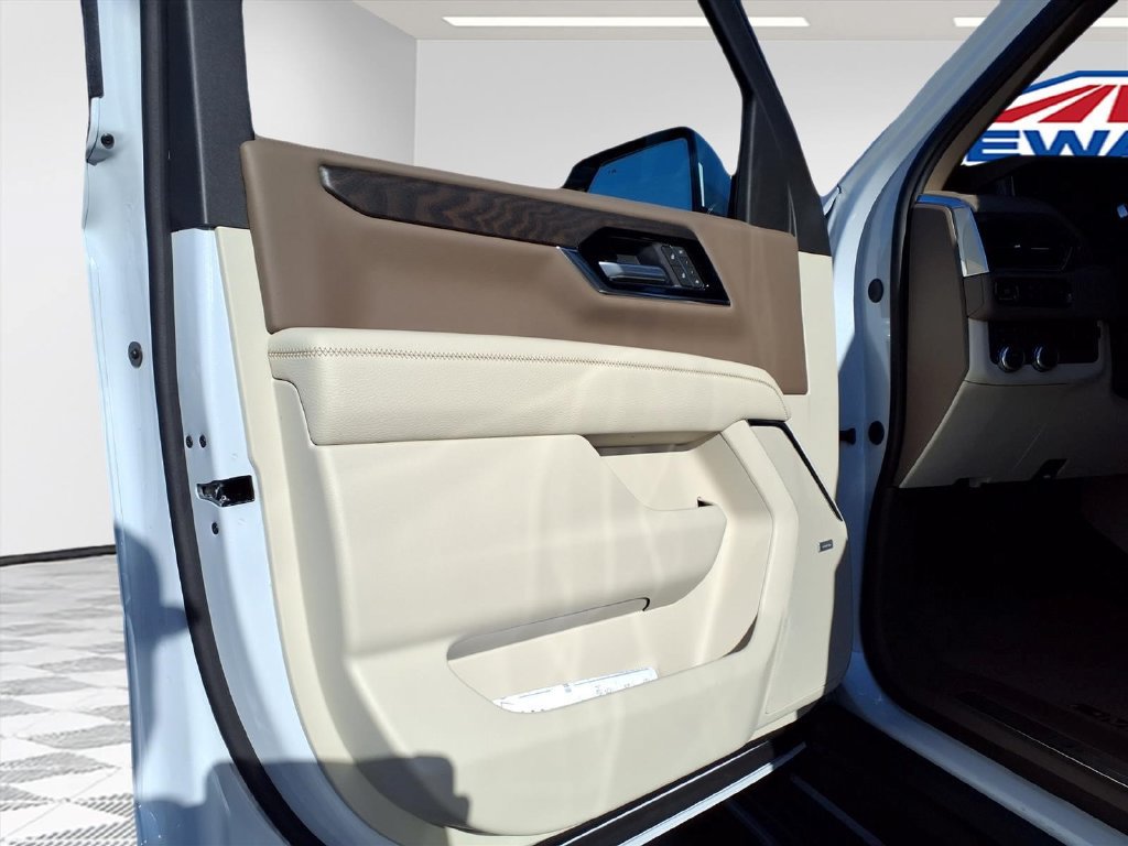New 2027 GMC Yukon Denali w/ Denali Reserve Package AWD/4WD image 11