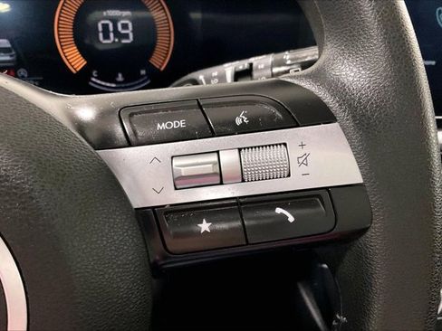 Used 2025 Hyundai Tucson SE image 19