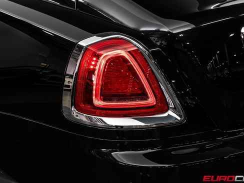 Used 2019 Rolls-Royce Wraith RWD image 17