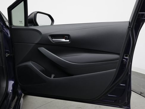 Used 2021 Toyota Corolla LE FWD image 32