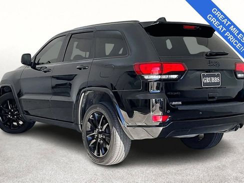 Used 2021 Jeep Grand Cherokee Laredo X image 16
