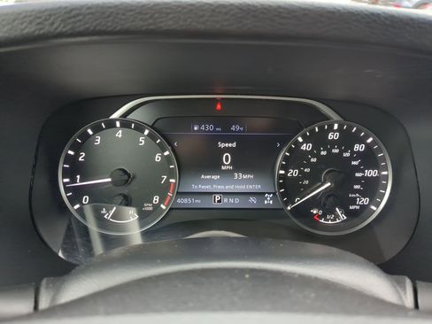 Used 2024 Nissan Frontier SV image 17