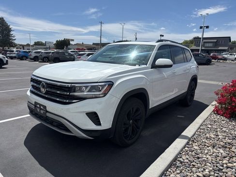 Used 2023 Volkswagen Atlas SE w/ Panoramic Sunroof Package AWD/4WD image 3