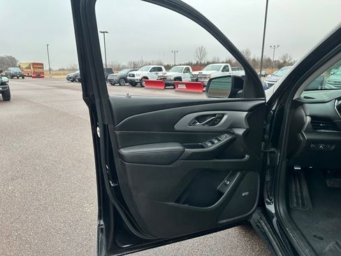Used 2021 Chevrolet Traverse RS image 11