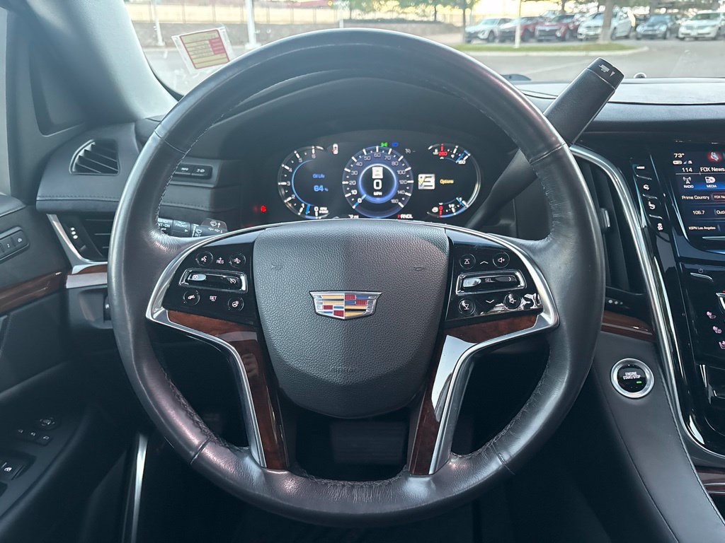 Used 2019 Cadillac Escalade Luxury AWD/4WD image 13