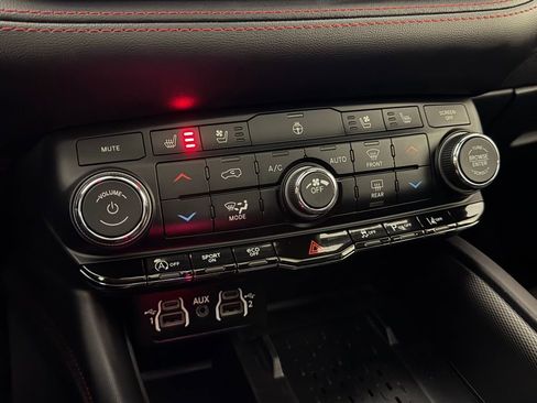 Used 2025 Dodge Durango GT image 19