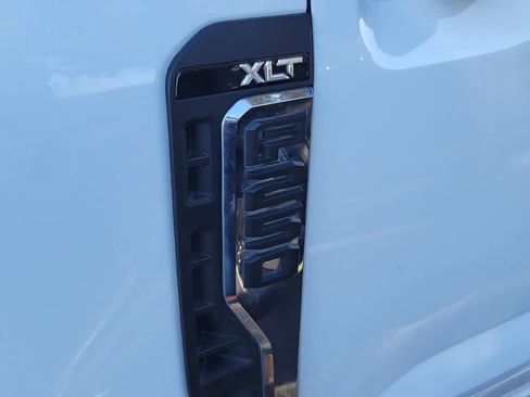 Used 2025 Ford F250 XLT image 3