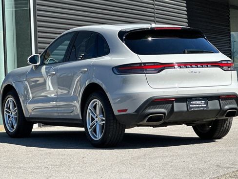 Used 2025 Porsche Macan AWD/4WD image 3