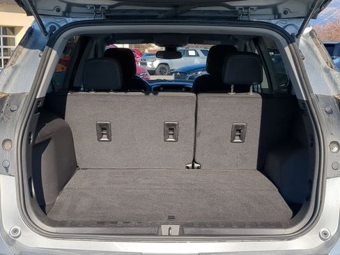 Used 2024 GMC Terrain SLE image 31