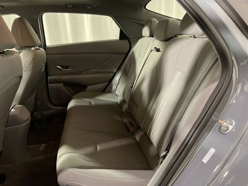 Used 2022 Hyundai Elantra SEL w/ Convenience + Premium Package image 23