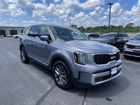 Used 2023 Kia Telluride LX AWD/4WD image 1