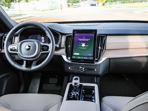 New 2026 Volvo XC90 B5 Plus image 21