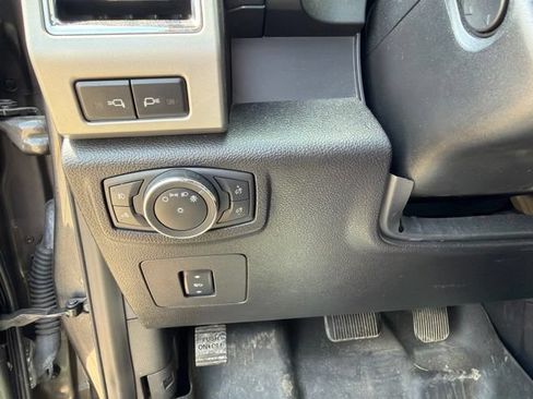 Used 2017 Ford F150 Lariat w/ Equipment Group 502A Luxury AWD/4WD image 27