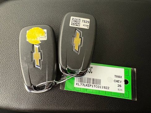 Used 2026 Chevrolet Trax ACTIV w/ Sunroof Package image 32