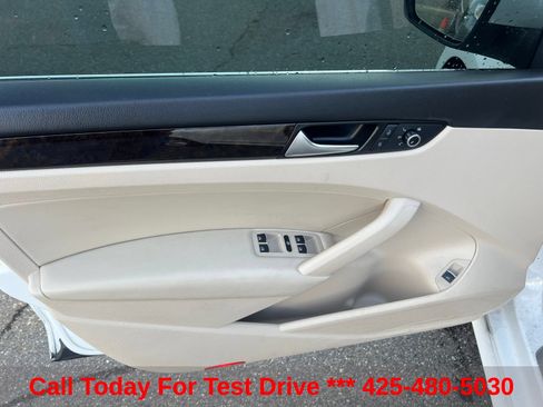 Used 2014 Volkswagen Passat 1.8T SEL Premium FWD image 11