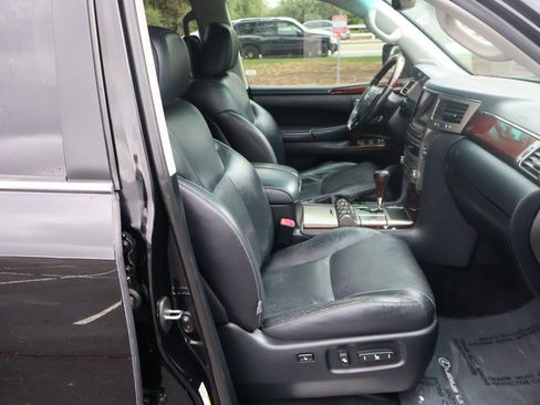 Used 2014 Lexus LX 570 4WD image 25