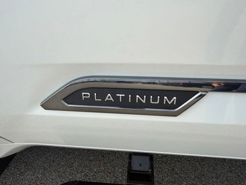 Used 2025 Toyota Sequoia Platinum AWD/4WD image 11