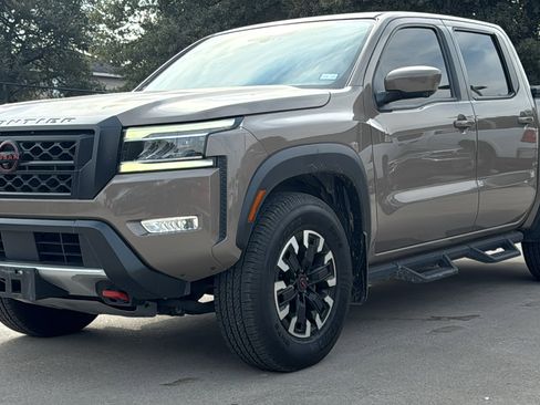 Used 2022 Nissan Frontier PRO-4X image 3