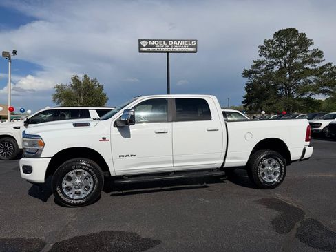 Used 2024 RAM 2500 Laramie AWD/4WD image 1