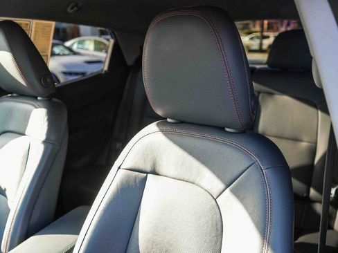 Used 2019 Chevrolet Bolt Premier FWD image 24