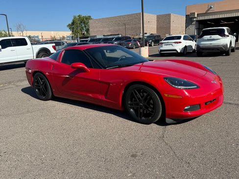 Used 2006 Chevrolet Corvette Coupe w/ Preferred Equipment Group RWD image 3