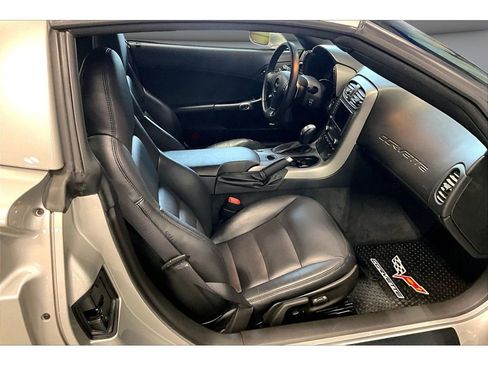 Used 2007 Chevrolet Corvette Coupe w/ Preferred Equipment Group RWD image 9