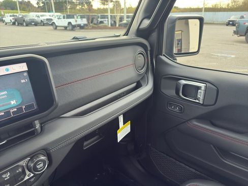 New 2026 Jeep Wrangler Unlimited Rubicon image 17