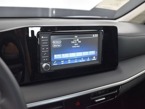 Used 2025 Nissan Kicks S AWD/4WD image 14