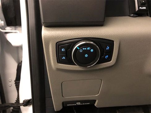 Used 2022 Ford F250 XLT w/ Black Appearance Package image 17