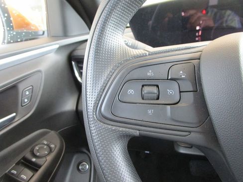 Used 2024 Buick Envista Preferred w/ Convenience II Package FWD image 28