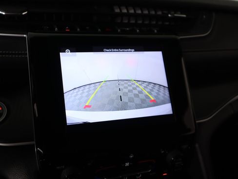 Used 2024 Jeep Grand Cherokee L Laredo image 6