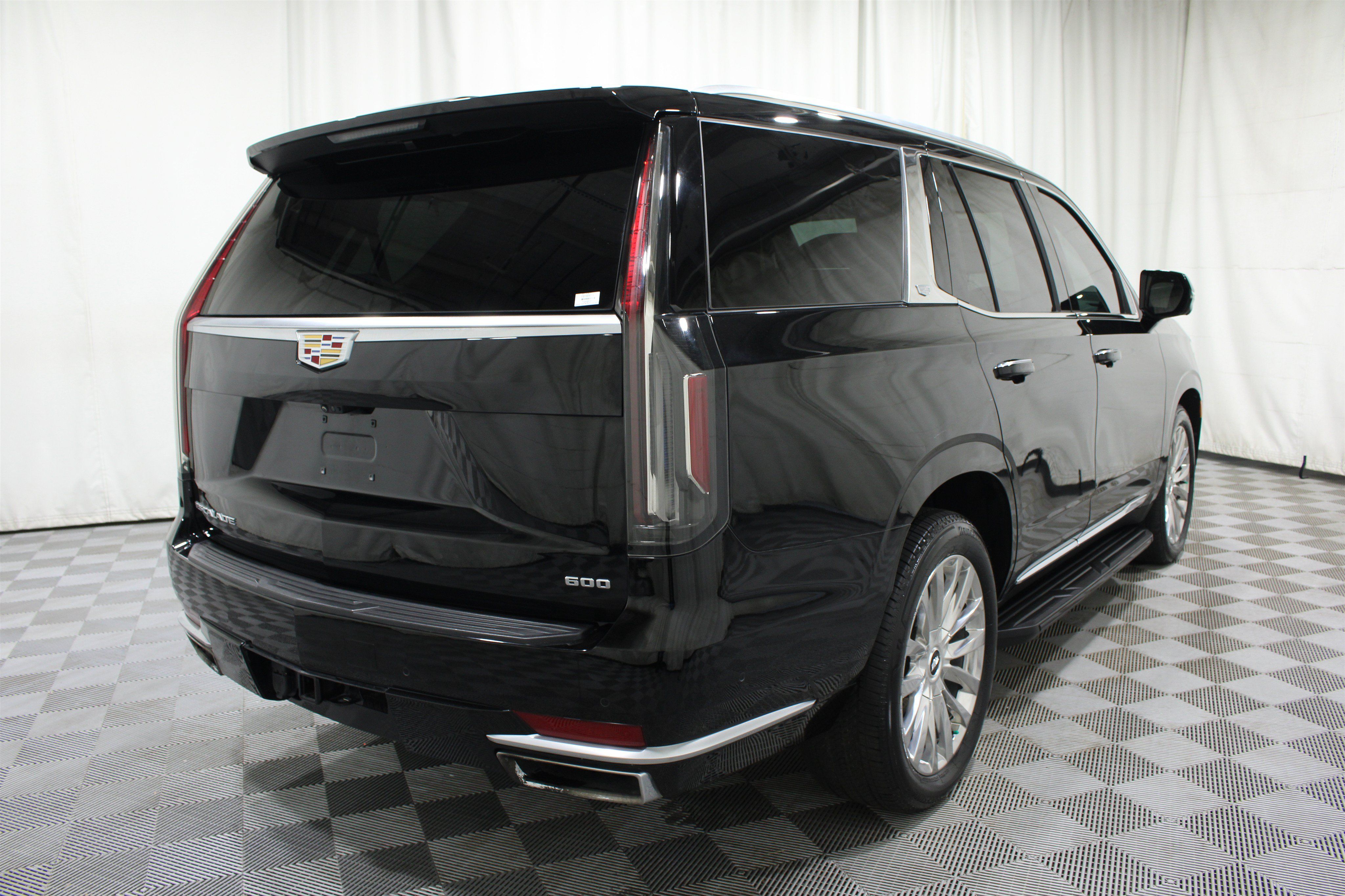 Used 2021 Cadillac Escalade Premium Luxury w/ Driver Assist Tech Package AWD/4WD image 34