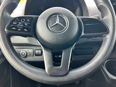 Used 2023 Mercedes-Benz Sprinter 2500 image 21