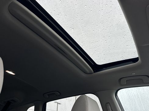 Used 2024 Honda CR-V EX image 17