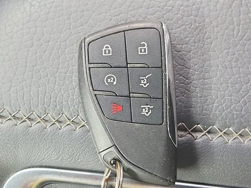 Used 2021 GMC Yukon XL Denali w/ Advanced Technology Package AWD/4WD image 41