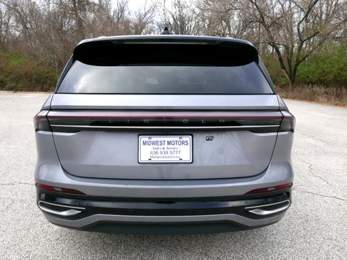 Used 2024 Lincoln Nautilus Reserve image 13