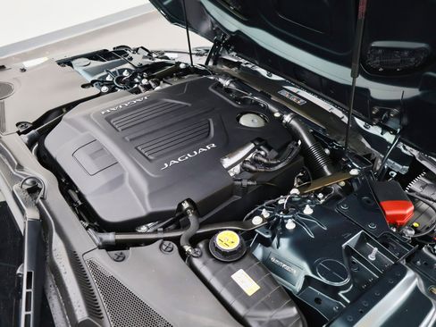 Used 2023 Jaguar F-TYPE R image 41