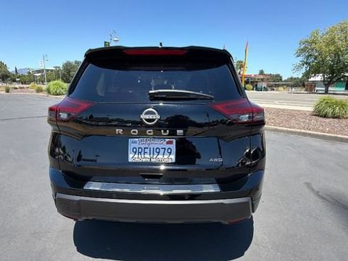 Used 2025 Nissan Rogue SV AWD/4WD image 5