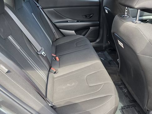 Certified 2025 Hyundai Elantra SEL FWD image 15