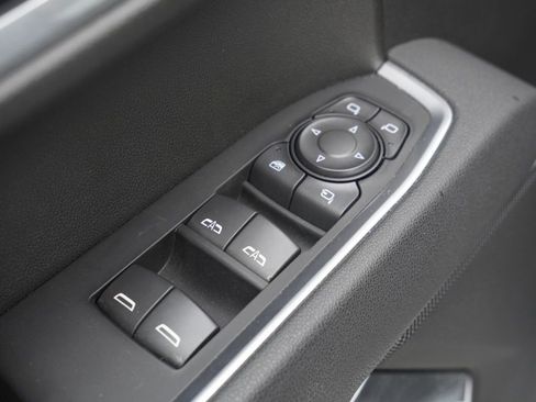 Used 2025 GMC Sierra 1500 SLT image 9