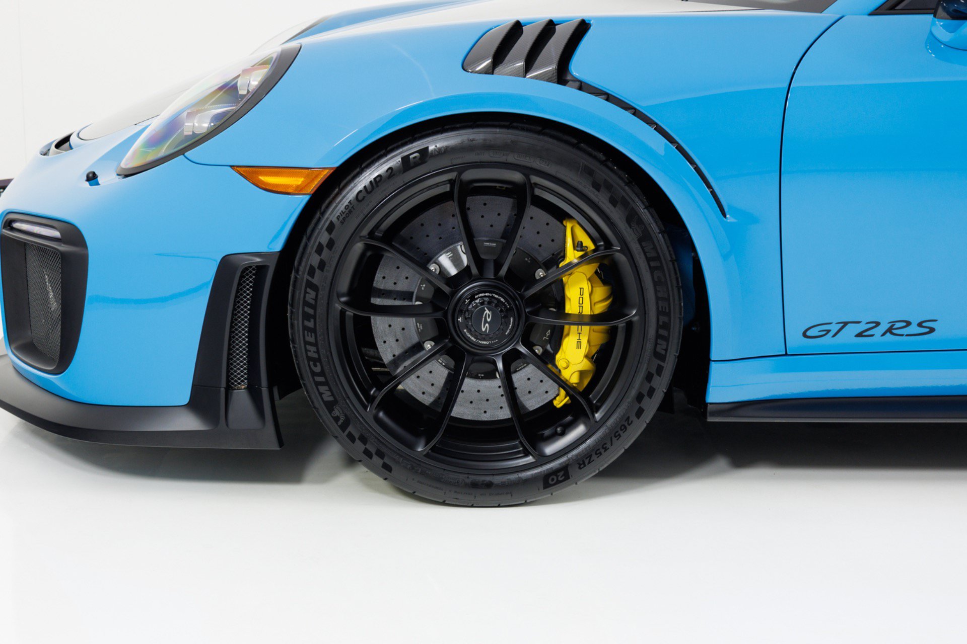 Used 2019 Porsche 911 GT2 RS RWD image 9